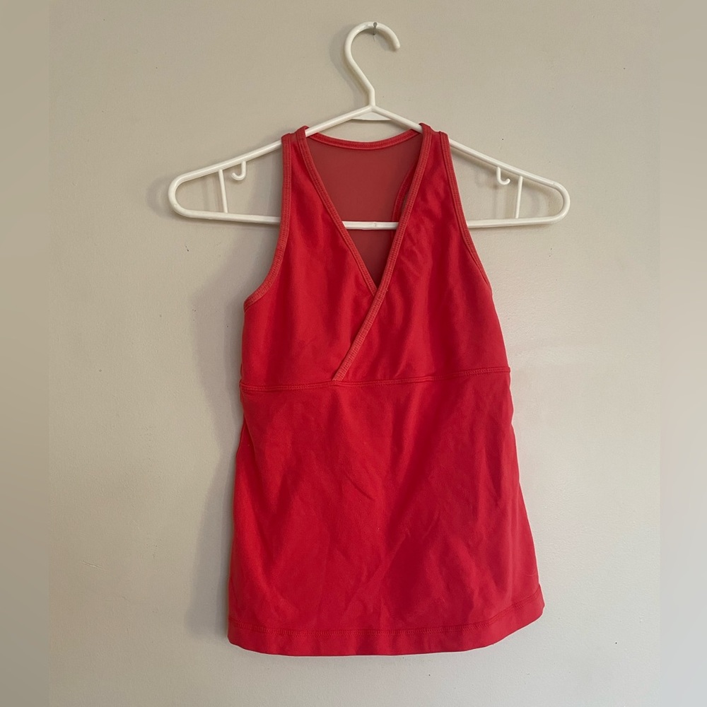 Lululemon tank size 4/6?